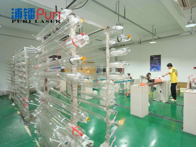 Por qué los tubos láser de CO₂ se rompen o agrietan