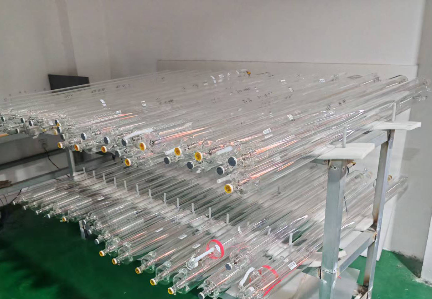 Cómo elegir la potencia del tubo láser co₂ correcto: una guía del comprador del tubo láser